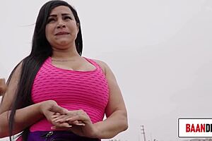 latina water seller wants to fuck me, puts my cock in her mouth