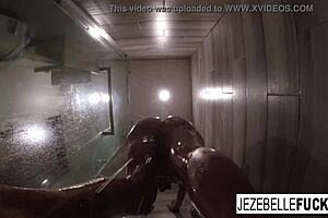 Sexy Jezebelle Bond records her steamy bath solo
