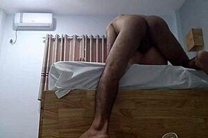 Burmese student couple licks pussy and fucks in hotel.