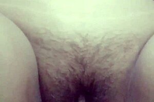 indian girl does solo masturbation in bedroom