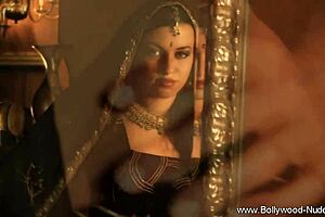 indian milf shows off her arousing dance moves