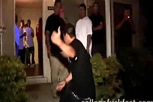 Eres Una Zorra Hermanastra Morena De 20 Inicia Su Carrera Como Actriz Porno En La Habitacion De Mi Casa La Zorra Se Masturba Muy Intenso Porno Casero Real De Morena Caliente Con Gran Vagina Oscura