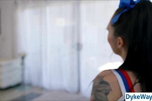 cheerleaders lick pussies and scissor in college sex