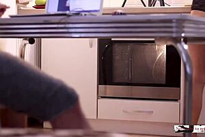 Quick fuck before dinner, amateur homemade style