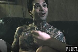 Small Hands Has His Hands Full With These Two Girls 😏