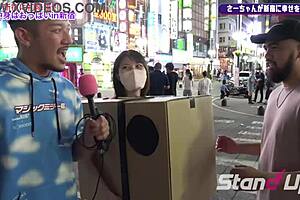 discovering the contents of the box in shinjuku2 😊