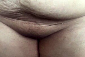 brincando com a safadinha gorda 😏