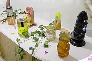 Wow, petite Bonnie Dolce in bee costume sucking cocks!