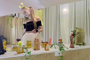 Wow, petite Bonnie Dolce in bee costume sucking cocks!