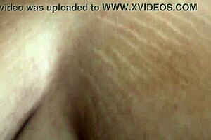 brincando com a safadinha gorda 😏