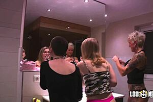 Why do wellness girls lou nesbit and lia louise kiss in threesome?