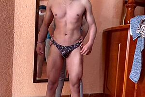 Stripped our straight model for photos and ended up sucking his cock!