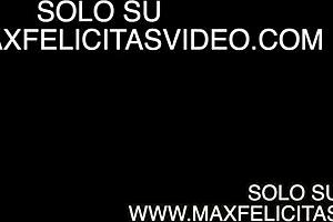 Max Felicitas Si Scopa Una Pornoattrice Internazionale - Kayla Green E Gli Sborra Tutta La Bocca