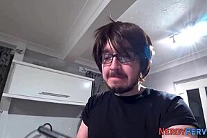 i rid that yorkshire geek's dik so hard, it wuz my furst time! omg