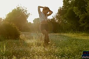 Beautiful Czech Milf Anetta Keys Strips Teasingly, Revealing Shaved Pussy