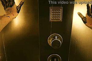 these cyberpunk 2077 shower scenes are updated in patch 2.1