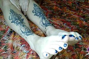 i pour oil on my feet and jerk you off