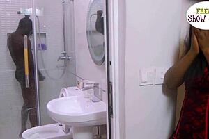 Horny Madam Makes Gateman Fuck And Squirt