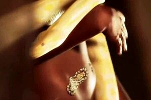 Indian mature dances seductively for handjob