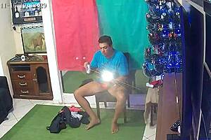 Filmei minha esposa trepando com meu amigo!