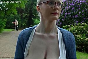 SAGGY NATURAL BIG TITS BOUNCE IN PUBLIC DOWNBLOUSE
