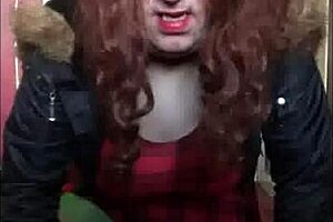 Amateur Bisexual Crossdresser Performs Insertion And Cleaning In Homemade Video