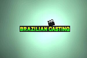 mulata linda vai para o provador experimentar langerie acaba se excitando e vendedor fica no voyear e acaba fodendo a mulata