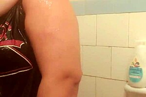 i have a strange fetish for wet arms in the bath