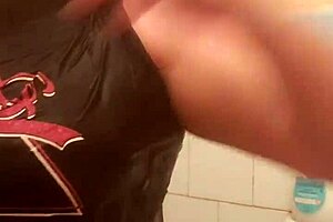 i have a strange fetish for wet arms in the bath