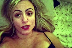 Samuka ventura enjoys blowjob instead of work presentation, big tits bouncing 😏