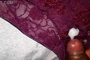 me masturbating with my best friend's used lace panties 😏💦