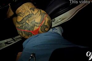 Quer ver o que essa gostosa apronta no carro e fora dele - continua no red - biamorenamg