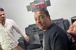 El Toro De Oro quase cedeu à cantada, escapou por causa da esposa Paty Bumbum!