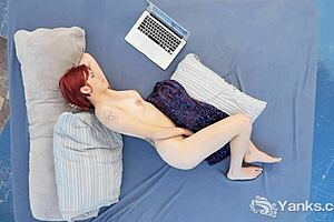 Yanks Minx Hedera Helix Masturbates