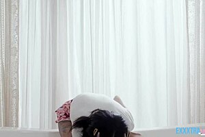 Teen slammed to orgasms by stepdad’s big dick in bathroom 😱