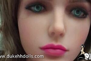 Sexy doll previews enticing curves in new showcase