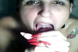 Novinha sucking dick in bathroom at gas station truck stop with Joy Cardozo