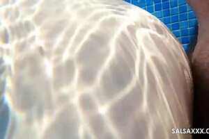 life underwater turns into wet blowjob threesome in pool!