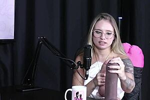 loira safada shares her techniques for handjob and blowjob in sheer red lingerie