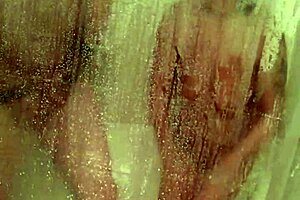 Mandeezy4u2 Enjoys a Relaxing Shower