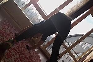 Watch this babe masturbate with a dildo to orgasm during exercise.