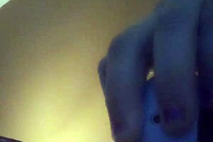 leftyxlucci pleasuring herself