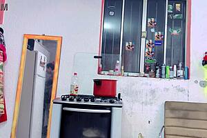 i'm makin that delishus food with my sexy legs