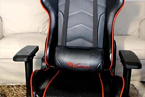 Watch This Cam Girl Vibrate Her Wet Pussy with Tons of Grool!