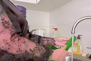 Fuck That Hairy Pussy with a Long Cucumber, So Wild!