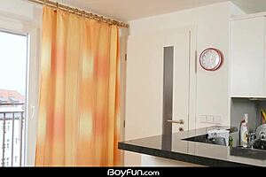 Boyfun: Pizza Delivery Leads To Bareback Fuck