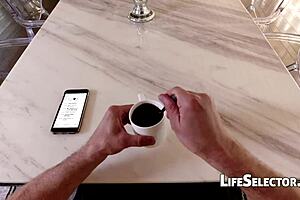 Blonde pornstar's blowjob fantasy comes true 😏