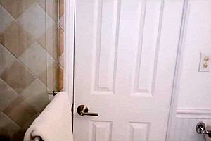 Hot step mom helps with massage 😏