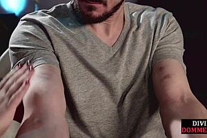 curvy bigtit femdom dominates sub with facesitting 😏