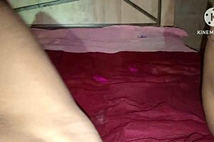 Desi bhabhi squirts while fucking devar in Hindi HD video